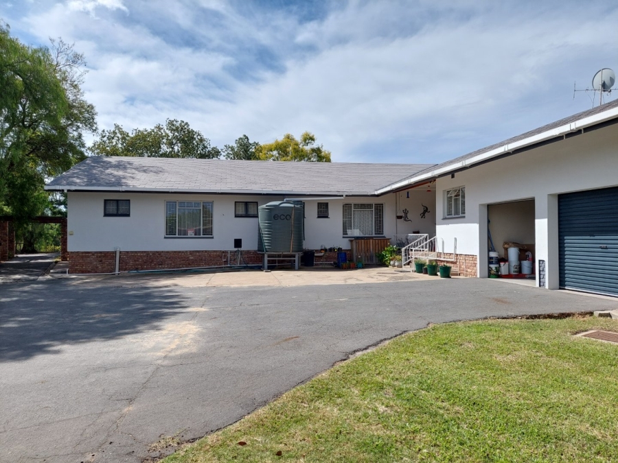 5 Bedroom Property for Sale in Oudtshoorn South Western Cape